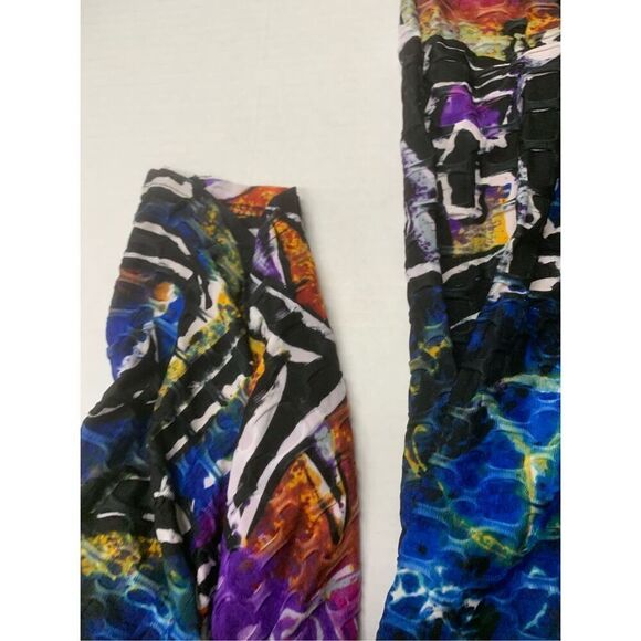 Graffiti Patterned Waffle Knit Leggings - Picture 6 of 7